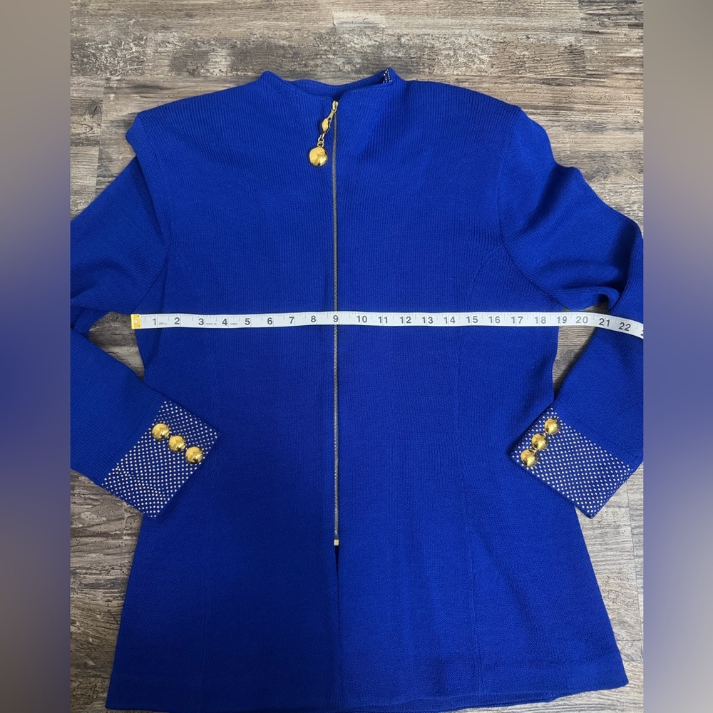 St. John Women’s Blue Knit Skirt Suit Embellished Jacket With Gold Accents Sz 12 - Picture 7 of 12